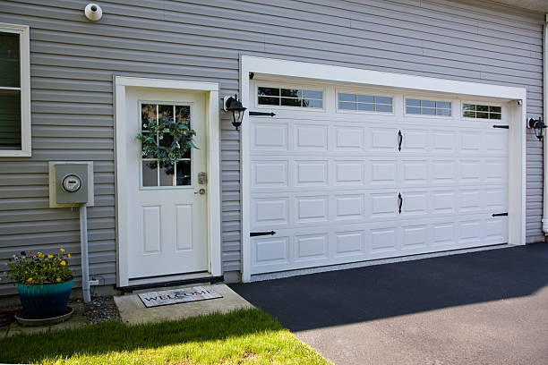 24/7 Emergency Garage Door Panel Replacement experts in Forestville, CA